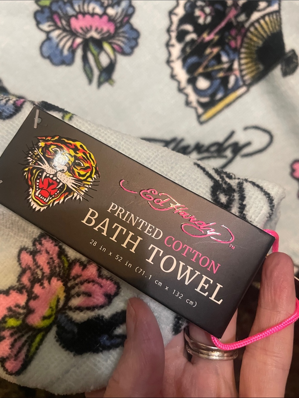 Ed Hardy Bath Towel - Picture 4 of 6